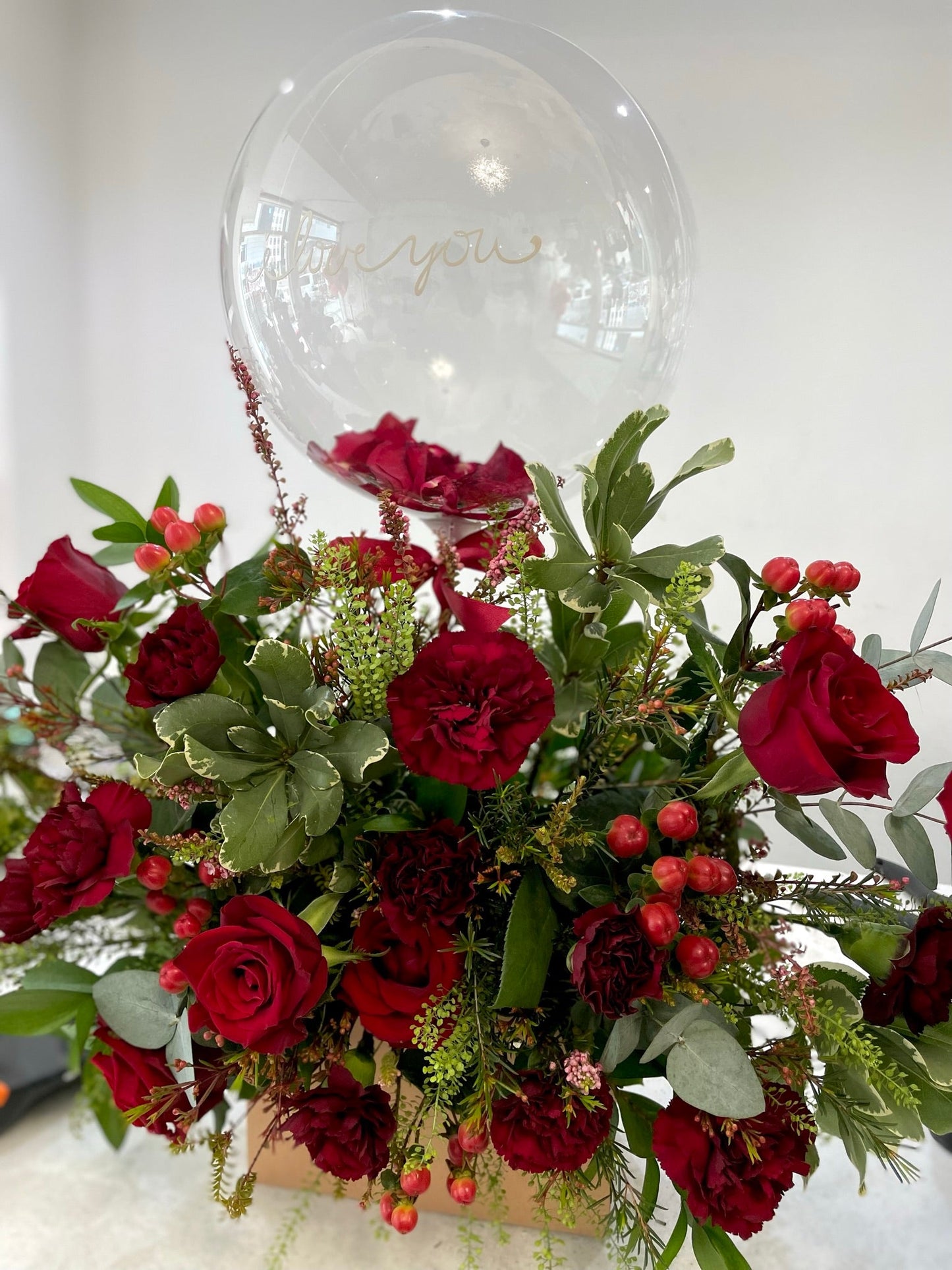 Red roses with bobo balloon