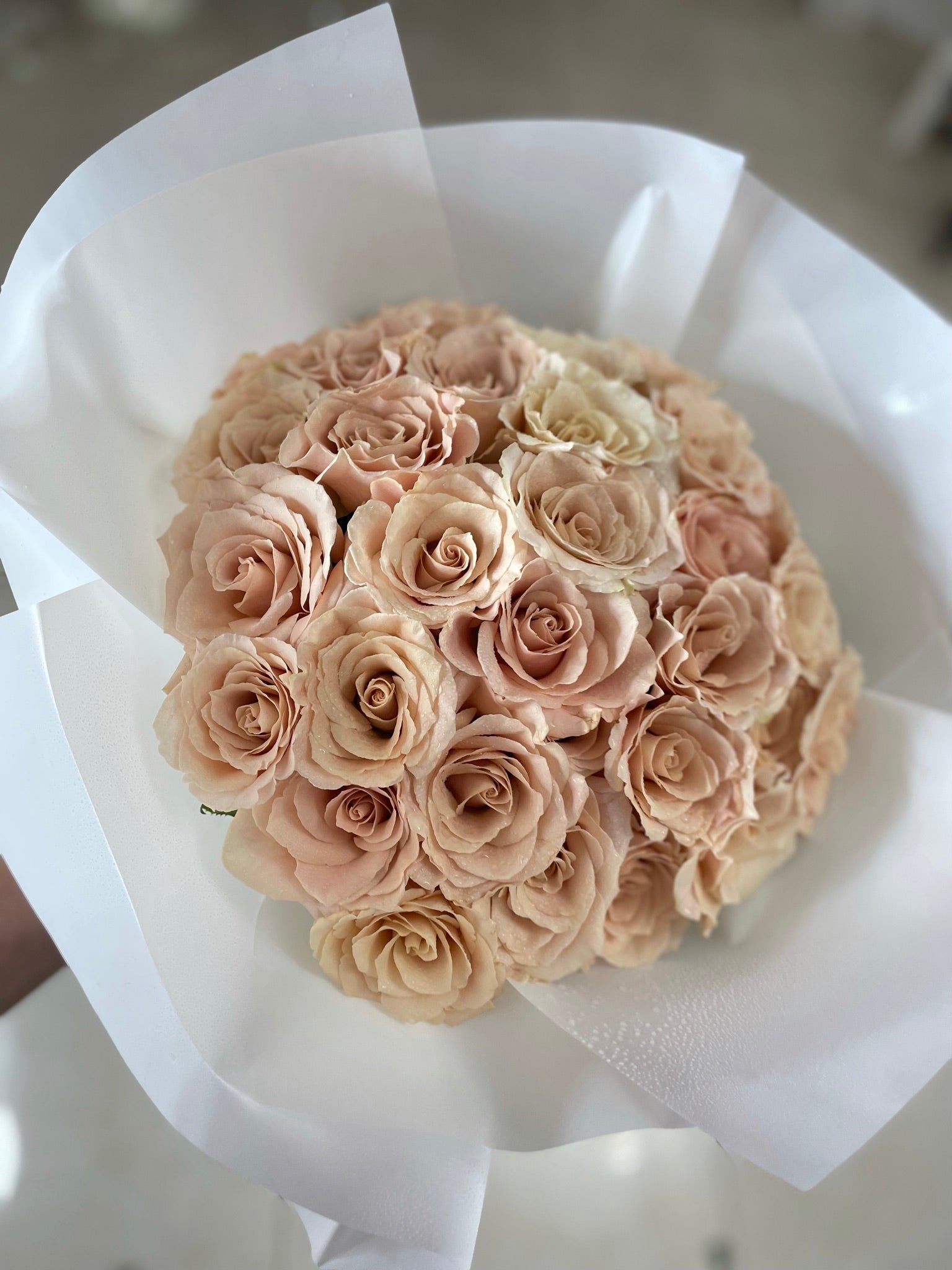 Quicksand Roses Color Quicksand Roses Bouquet - Subtle Elegance | Florabella Flowers